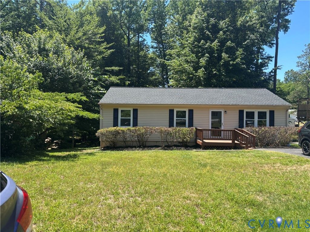 5571 Heatherhill Dr, North Chesterfield, VA 23234