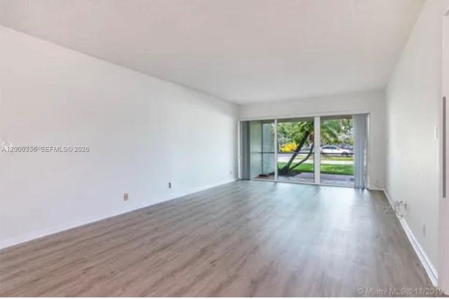 100 Lakeview Drive 112, Weston, FL 33326