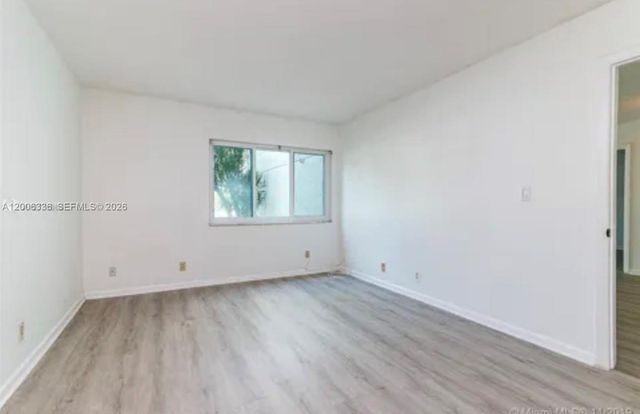 100 Lakeview Drive 112, Weston, FL 33326
