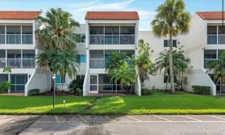100 Lakeview Drive 112, Weston, FL 33326