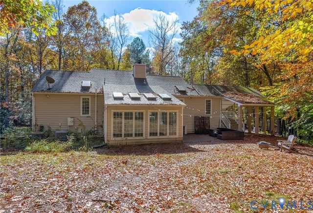 602 Red Maple Dr, Manakin Sabot, VA 23103