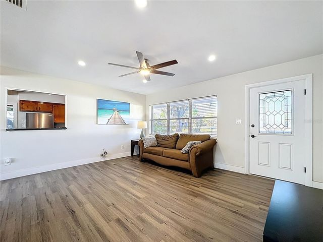 512 N LAKEMONT AVENUE, Winter Park, FL 32792