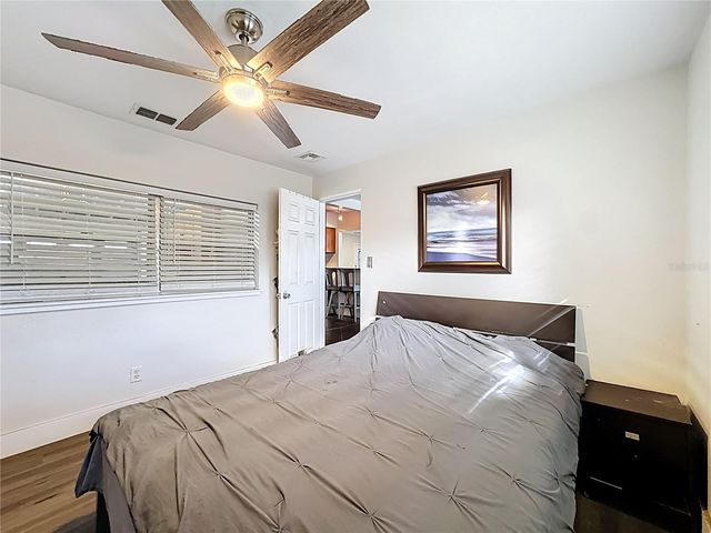 512 N LAKEMONT AVENUE, Winter Park, FL 32792