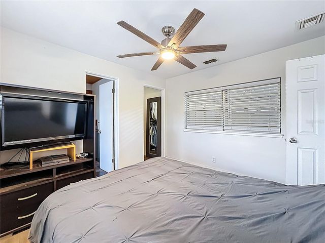 512 N LAKEMONT AVENUE, Winter Park, FL 32792