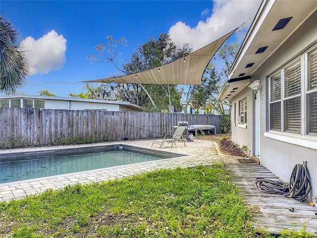 512 N LAKEMONT AVENUE, Winter Park, FL 32792