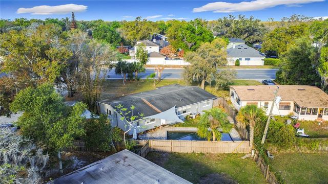 512 N LAKEMONT AVENUE, Winter Park, FL 32792
