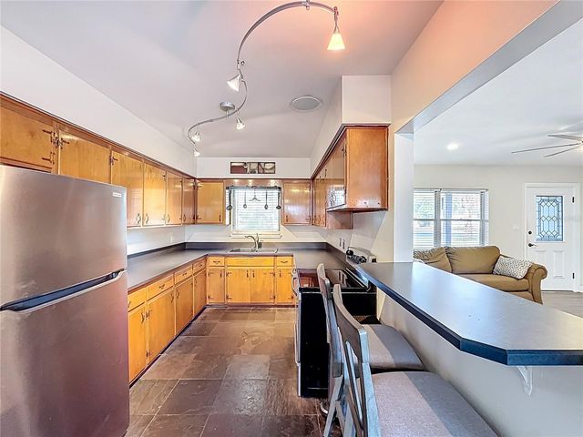 512 N LAKEMONT AVENUE, Winter Park, FL 32792