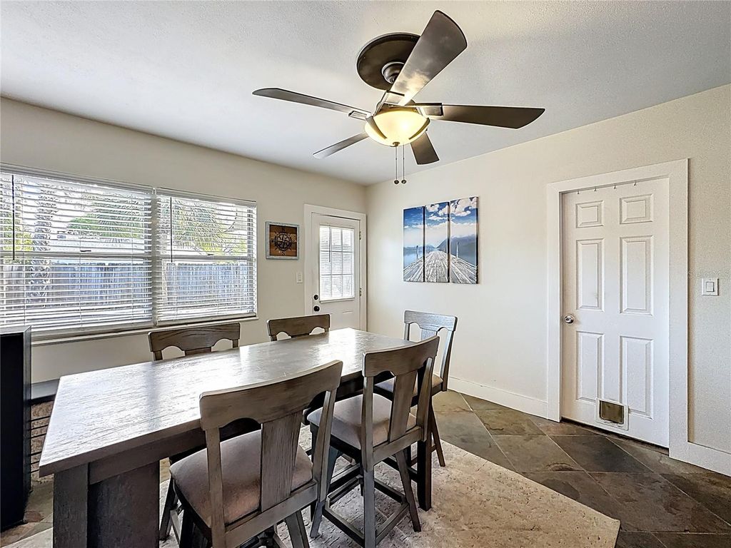 Image 12 of property listing at 512 N LAKEMONT AVENUE, Winter Park, FL 32792