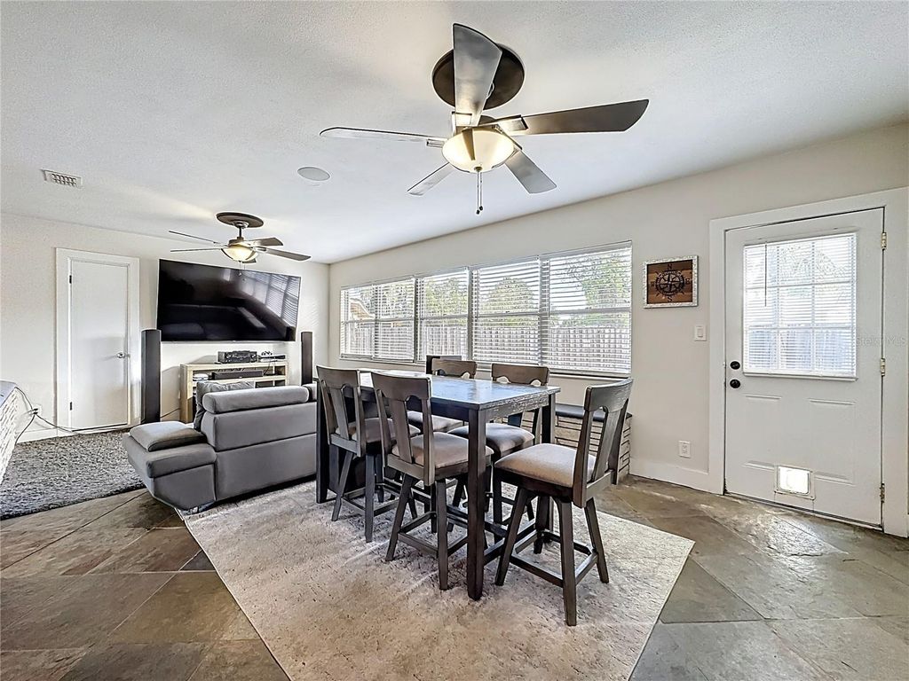 Image 13 of property listing at 512 N LAKEMONT AVENUE, Winter Park, FL 32792