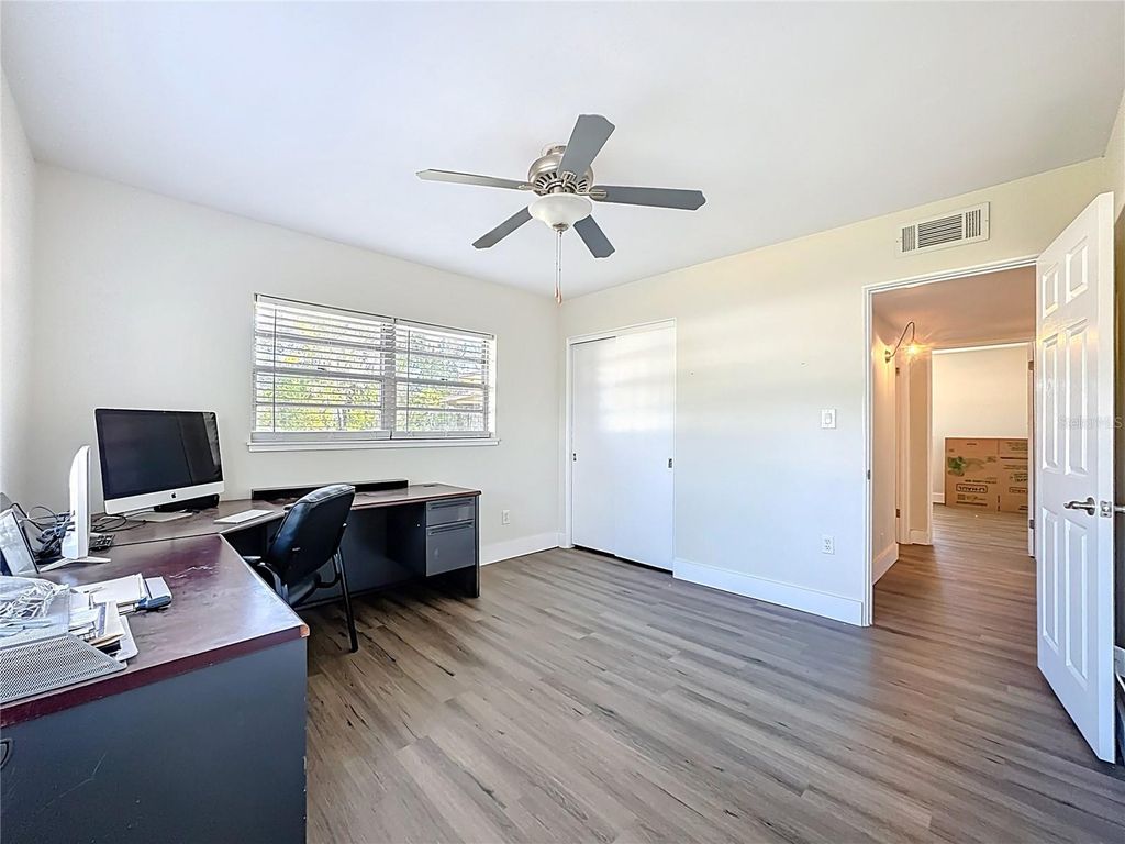 Image 18 of property listing at 512 N LAKEMONT AVENUE, Winter Park, FL 32792