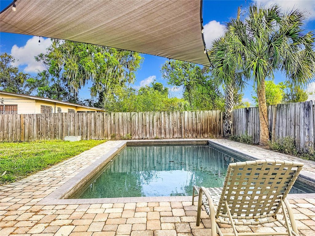 Image 29 of property listing at 512 N LAKEMONT AVENUE, Winter Park, FL 32792