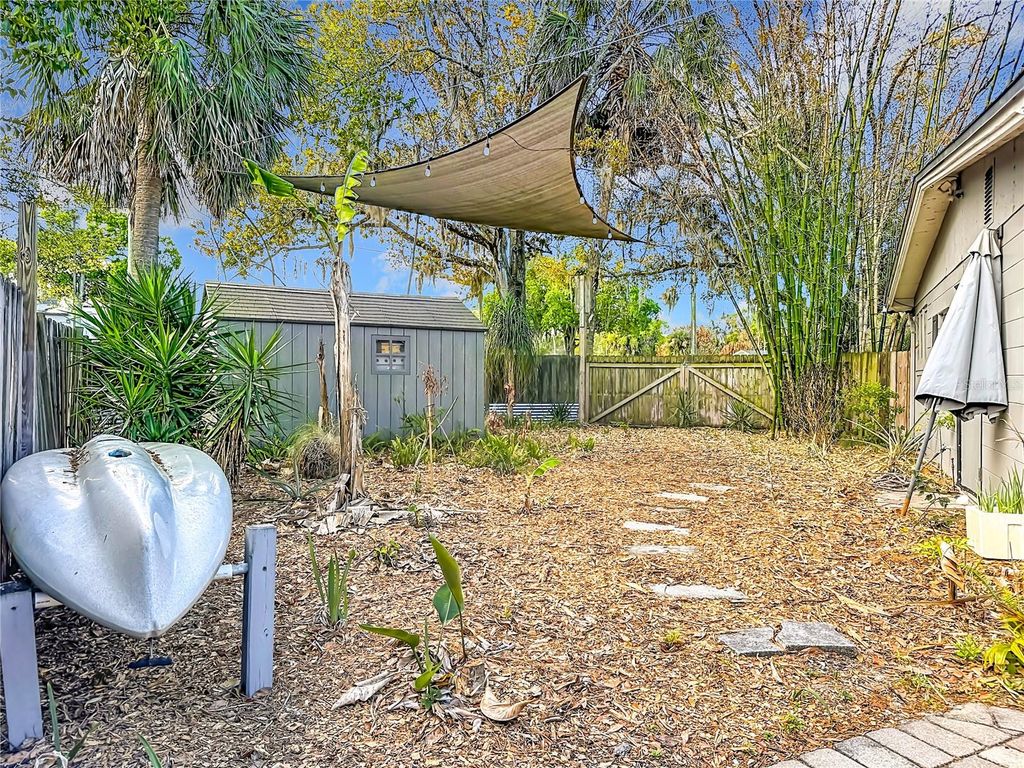 Image 32 of property listing at 512 N LAKEMONT AVENUE, Winter Park, FL 32792