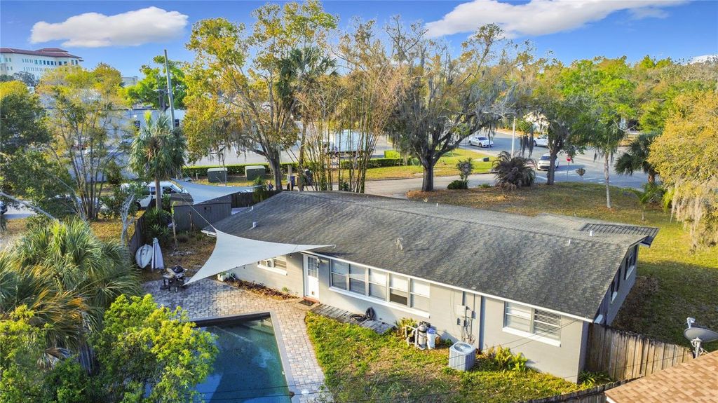 Image 34 of property listing at 512 N LAKEMONT AVENUE, Winter Park, FL 32792