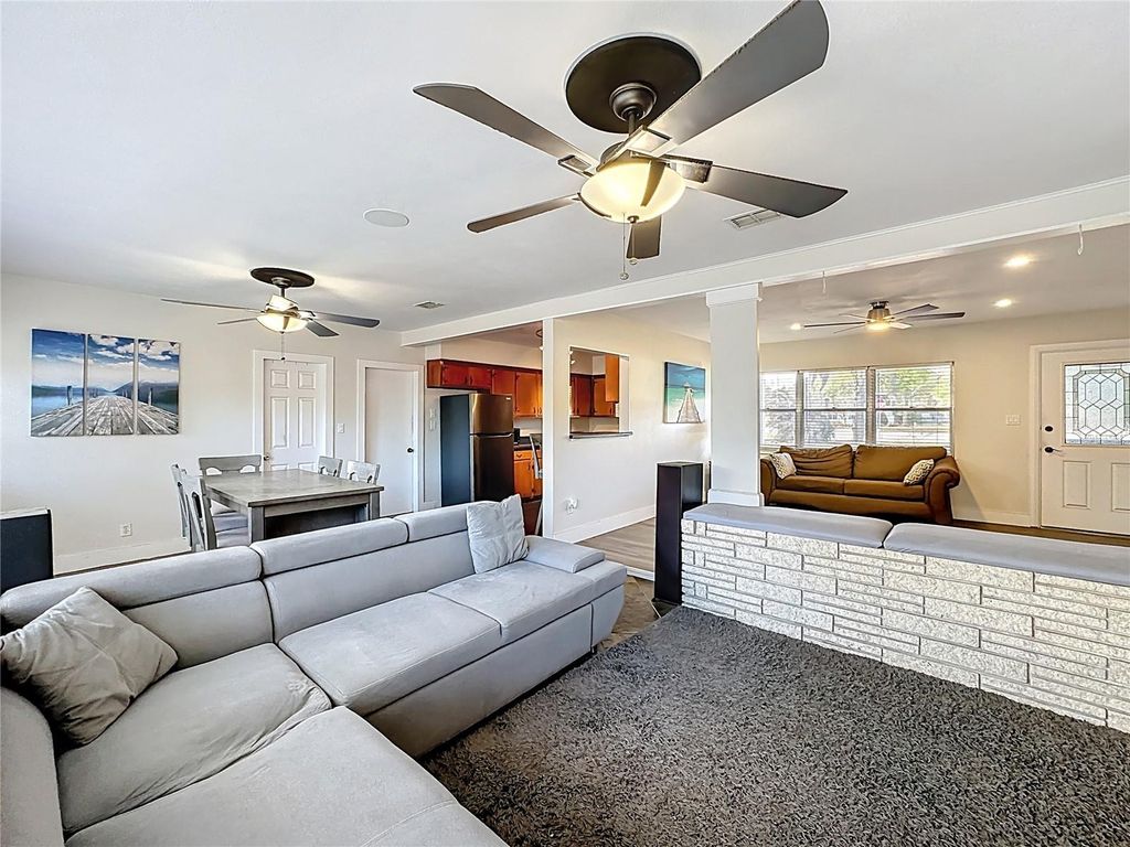 Image 9 of property listing at 512 N LAKEMONT AVENUE, Winter Park, FL 32792