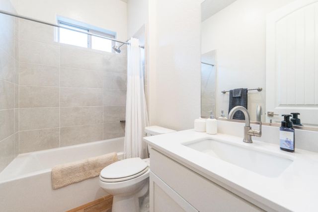 1731 N Hanson Avenue, Clovis, CA 93619