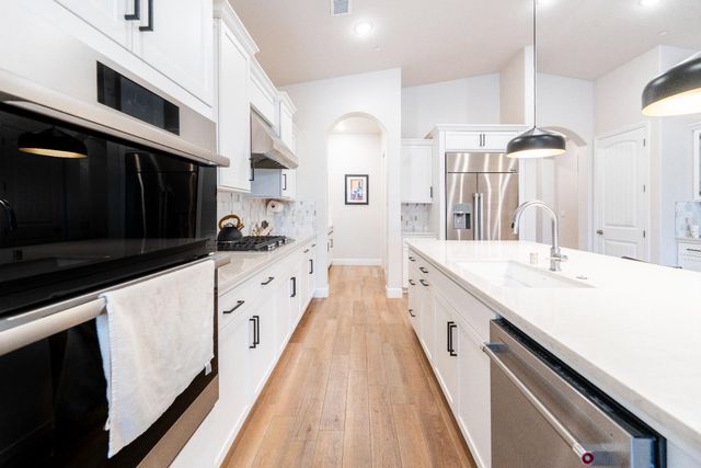 1731 N Hanson Avenue, Clovis, CA 93619