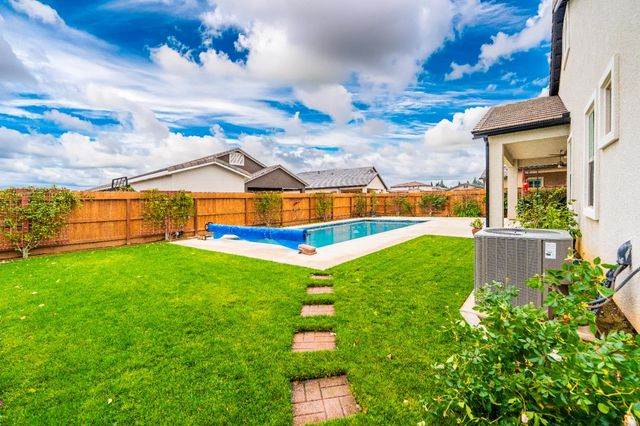 1731 N Hanson Avenue, Clovis, CA 93619