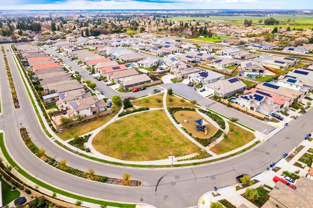 1731 N Hanson Avenue, Clovis, CA 93619