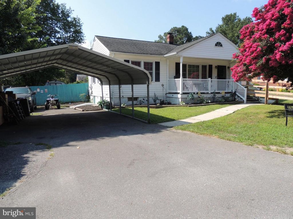 17212 MULBERRY LN, Bowling Green, VA 22427