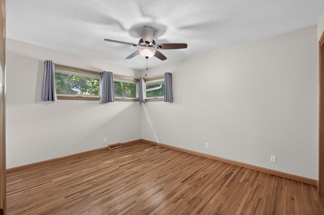 5302 Holiday Road, Minnetonka, MN 55345