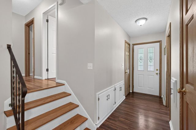 5302 Holiday Road, Minnetonka, MN 55345