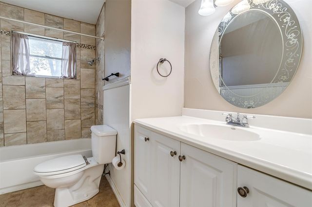 120 Wanda Way, Burleson, TX 76028