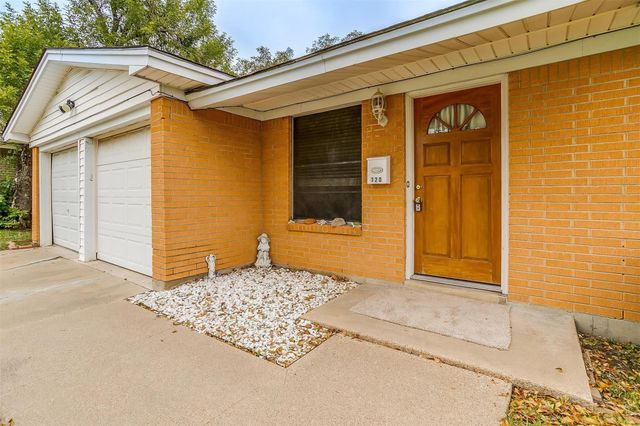 120 Wanda Way, Burleson, TX 76028