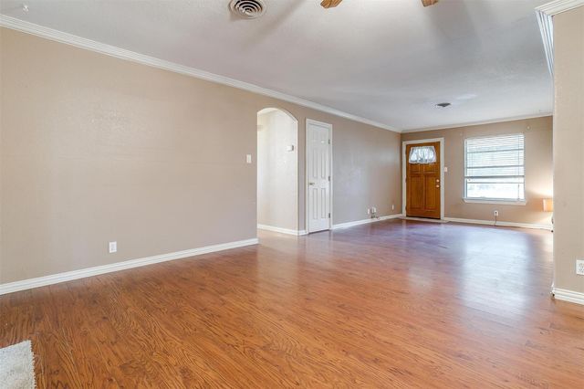 120 Wanda Way, Burleson, TX 76028