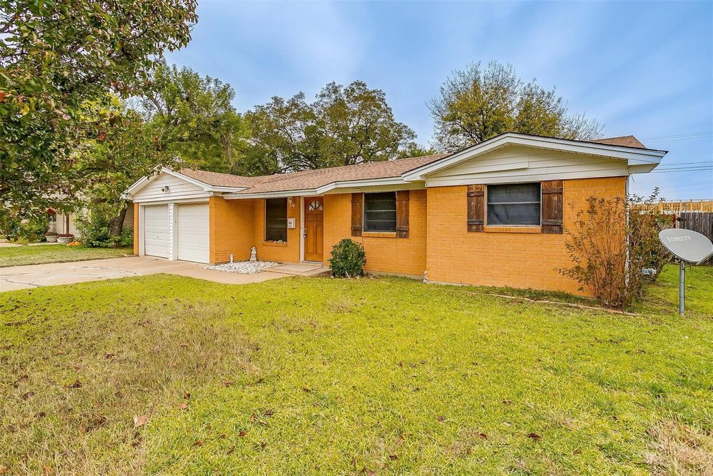 120 Wanda Way, Burleson, TX 76028