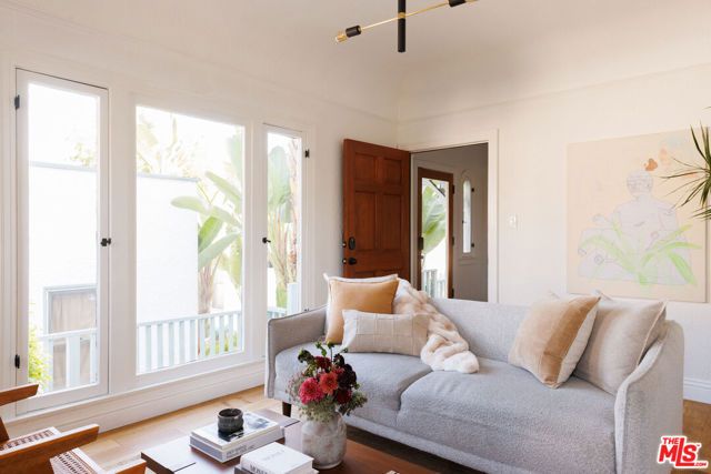 119 Rosemont Avenue, Los Angeles, CA 90026