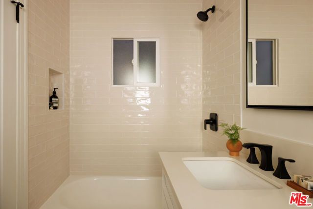 119 Rosemont Avenue, Los Angeles, CA 90026