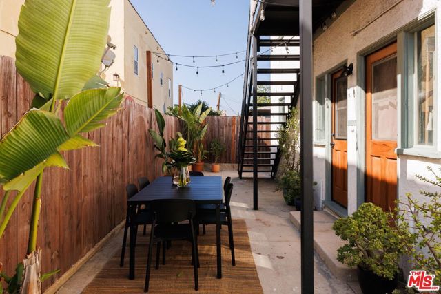119 Rosemont Avenue, Los Angeles, CA 90026