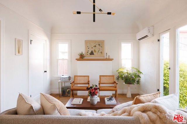 119 Rosemont Avenue, Los Angeles, CA 90026