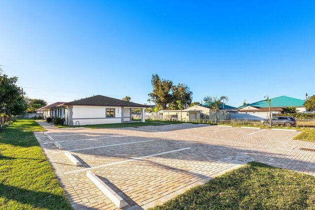 1827 Palm Acres Drive 2, Palm Springs, FL 33406