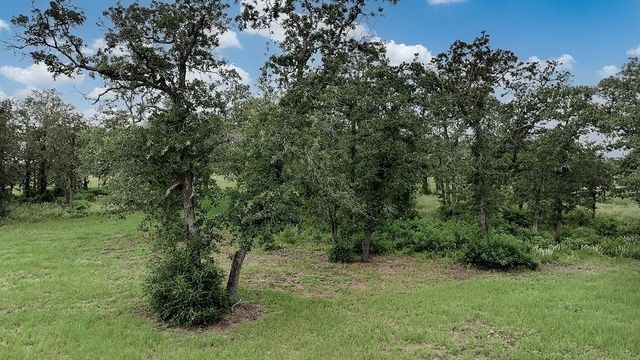 2625 Burke Road, Flatonia, TX 78941