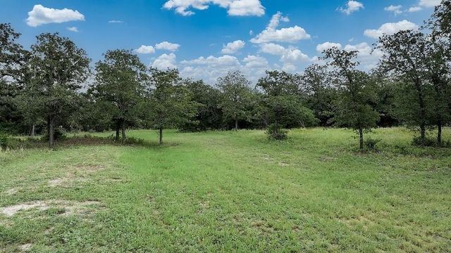 2625 Burke Road, Flatonia, TX 78941