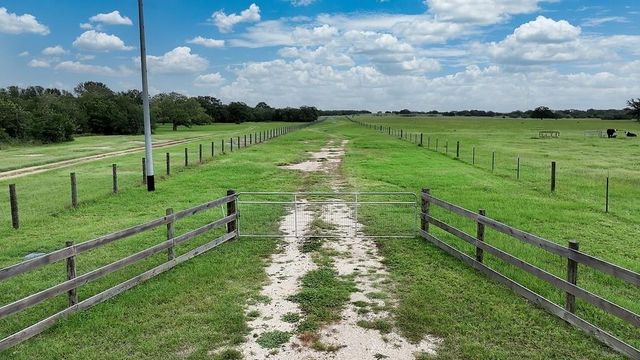 2625 Burke Road, Flatonia, TX 78941