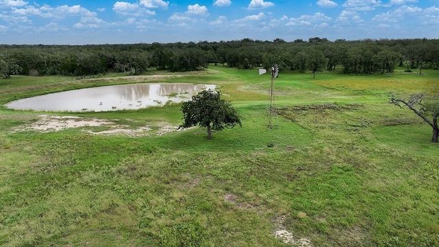 2625 Burke Road, Flatonia, TX 78941