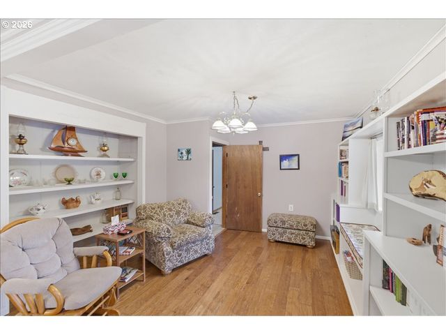 1115 JUNIPER St, Sweet Home, OR 97386