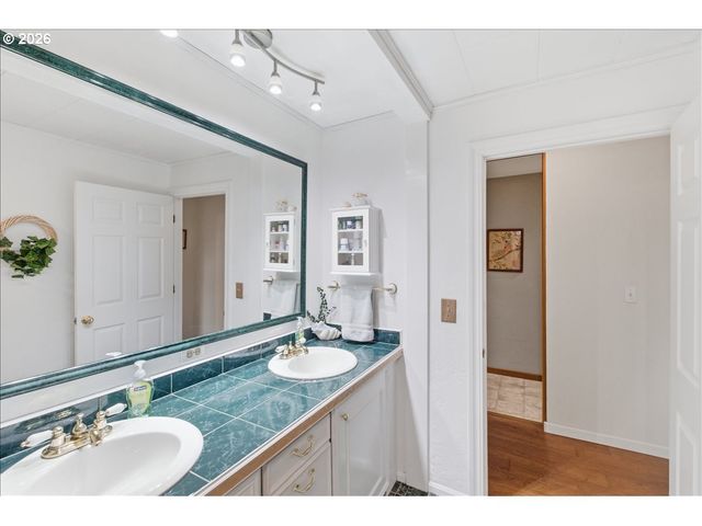 1115 JUNIPER St, Sweet Home, OR 97386