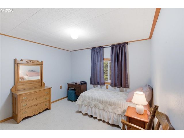 1115 JUNIPER St, Sweet Home, OR 97386