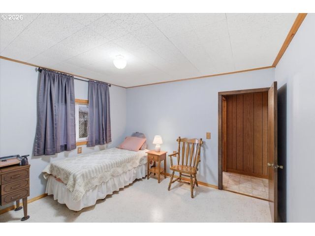 1115 JUNIPER St, Sweet Home, OR 97386