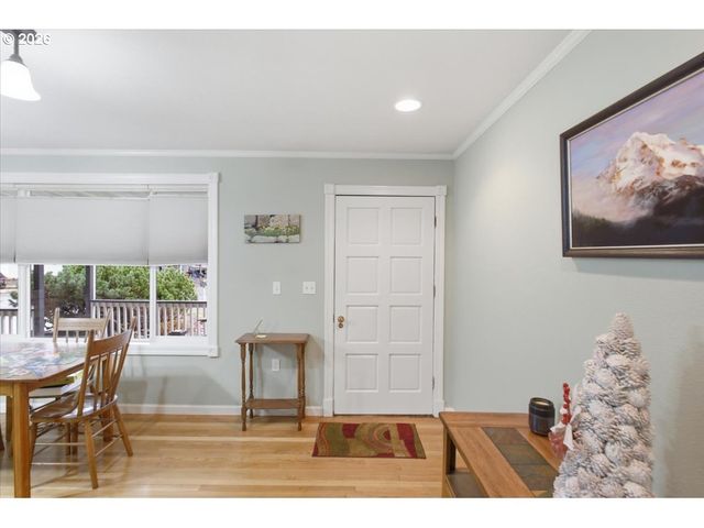 1115 JUNIPER St, Sweet Home, OR 97386