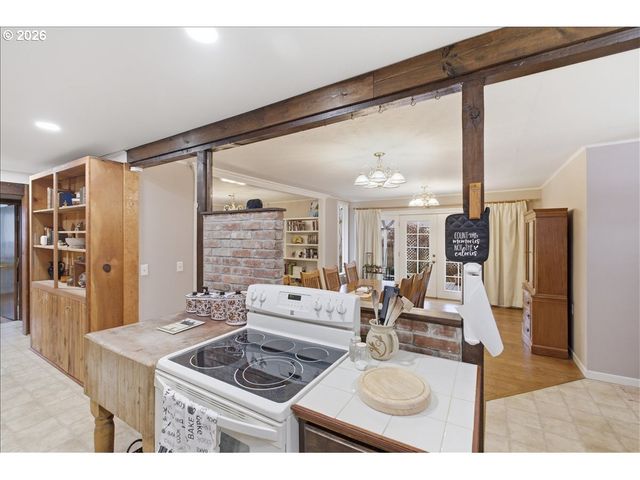 1115 JUNIPER St, Sweet Home, OR 97386