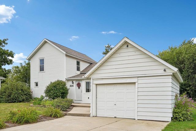205 E 3rd Street, Waunakee, WI 53597