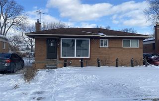 22521 Euclid Street, Saint Clair Shores, MI 48082