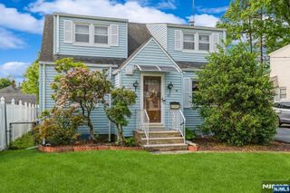 60 Palisades Avenue, Bergenfield, NJ 07621