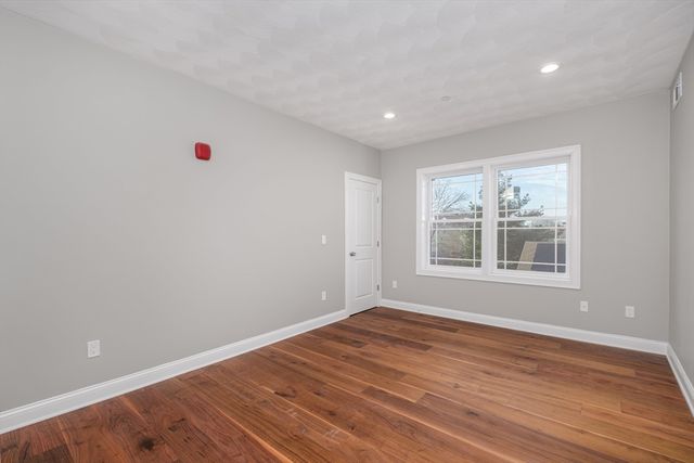 121 Addison 7, Boston, MA 02128