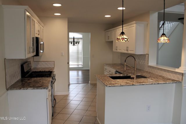 8049 Montrose Drive, Olive Branch, MS 38654