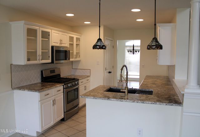 8049 Montrose Drive, Olive Branch, MS 38654